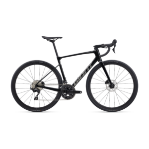 Maantiepyörä GIANT Defy Advanced 2 (2026) Syvänmusta