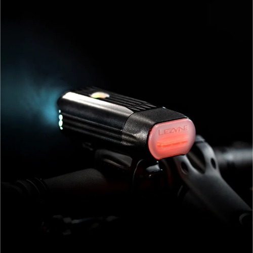Lezyne React Drive etuvalo Radar Drive -takavalon kanssa käytettäväksi